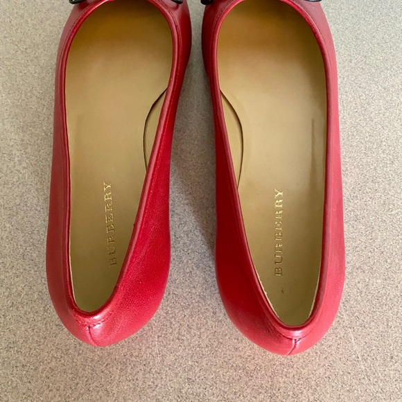 NEW BURBERRY Leather Flats - Picture 6 of 7